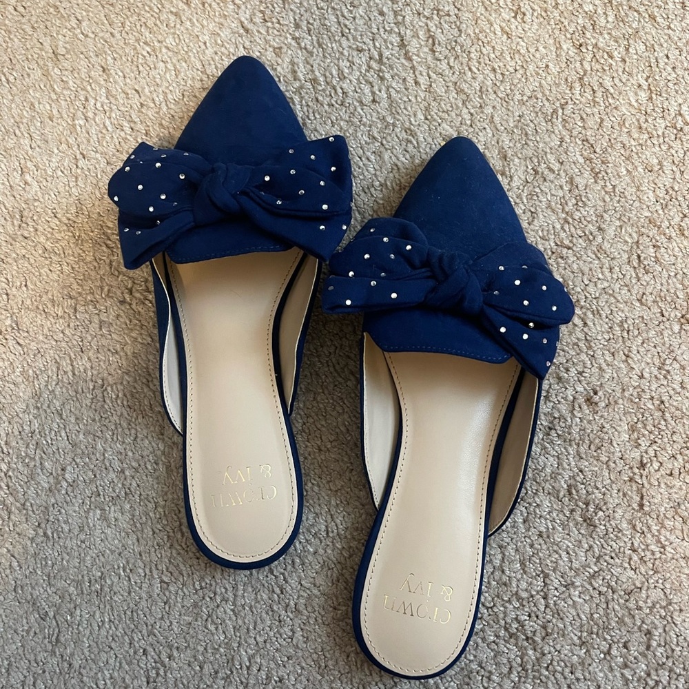 Crown & Ivy Women's Blue Bow Slip-On Shoes